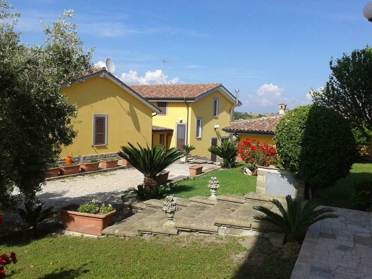 Le Casette In Collina Cerveteri Bagian luar foto
